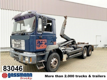 Camion ampliroll MAN 26.364