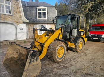 Chargeuse sur pneus CATERPILLAR 906M