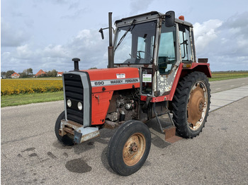 Tracteur agricole MASSEY FERGUSON 690