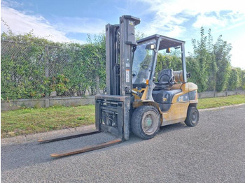 Chariot élévateur à gaz CATERPILLAR GP