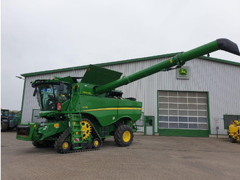 Moissonneuse-batteuse JOHN DEERE S770