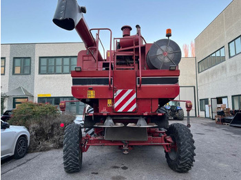 Moissonneuse-batteuse Case IH 2166: photos 5