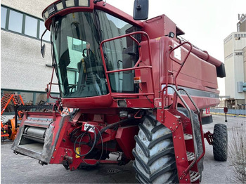 Moissonneuse-batteuse Case IH 2166: photos 3