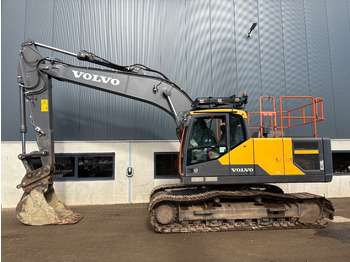 Pelle sur chenille VOLVO EC220EL