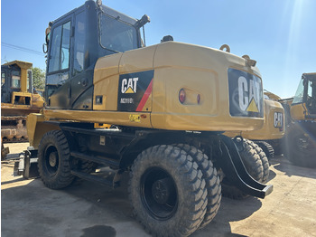 Pelle sur pneus CATERPILLAR M318