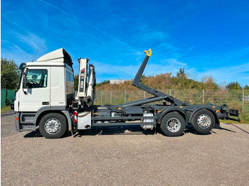 Camion grue MERCEDES-BENZ