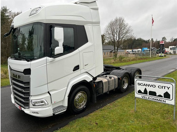 Tracteur routier DAF XF 530