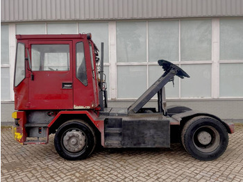 Tracteur portuaire TERBERG