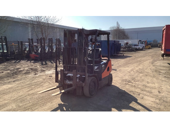 Chariot élévateur diesel DOOSAN PRO 5: photos 2