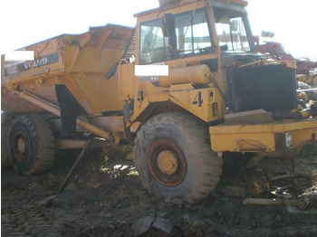 Tombereau articulé VOLVO A25C