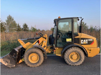 Chargeuse sur pneus CATERPILLAR 906H