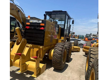 Niveleuse CATERPILLAR 140H