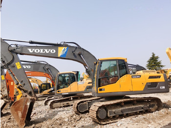 Pelle sur chenille VOLVO EC220