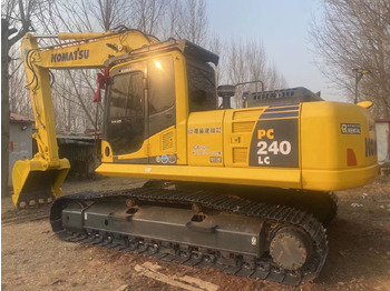 Pelle sur chenille KOMATSU PC240LC-8