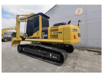 Pelle sur chenille KOMATSU PC240-8