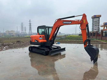 Mini pelle DOOSAN DX60