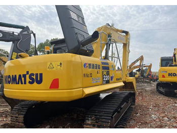 Pelle sur chenille KOMATSU PC220-8