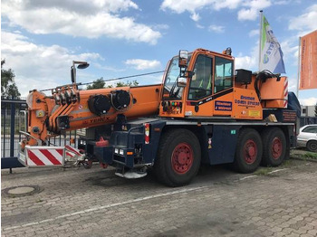 Grue tout-terrain DEMAG