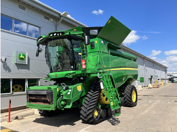 Moissonneuse-batteuse JOHN DEERE S780