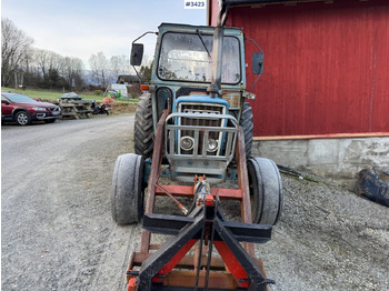 Tracteur agricole 1981 Ford 4600 w/front loader, bucket and pallet fork.: photos 3