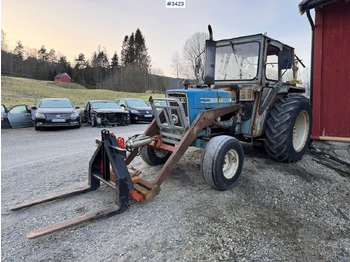 Tracteur agricole 1981 Ford 4600 w/front loader, bucket and pallet fork.: photos 2