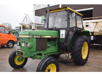 Tracteur agricole JOHN DEERE 1640