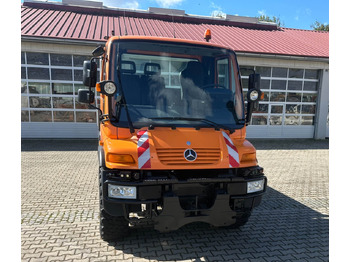 Camion benne UNIMOG