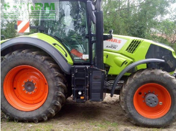 Tracteur agricole CLAAS Axion 830