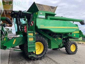 Moissonneuse-batteuse JOHN DEERE T560