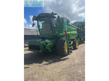 Moissonneuse-batteuse JOHN DEERE T670