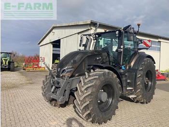 Tracteur agricole VALTRA