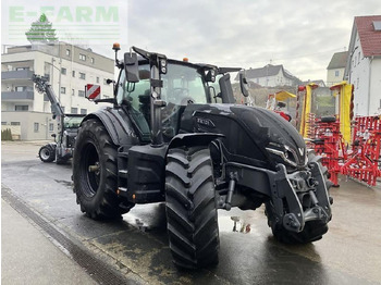 Tracteur agricole VALTRA