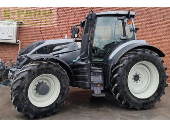 Tracteur agricole VALTRA T214