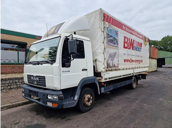 Camion à rideaux coulissants MAN L2000