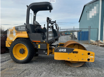 Compacteur à pieds de mouton/ Monocylindre VOLVO SD45B