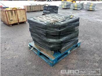 L'équipement de construction Pallet of Rubber Bases to suit Heras Fencing: photos 1