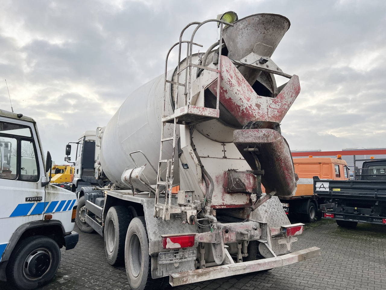 Camion malaxeur MAN TGA 35.360 8X4 BB TGA 35.360 8X4 BB, Betonmischer Karrena 10m³: photos 7