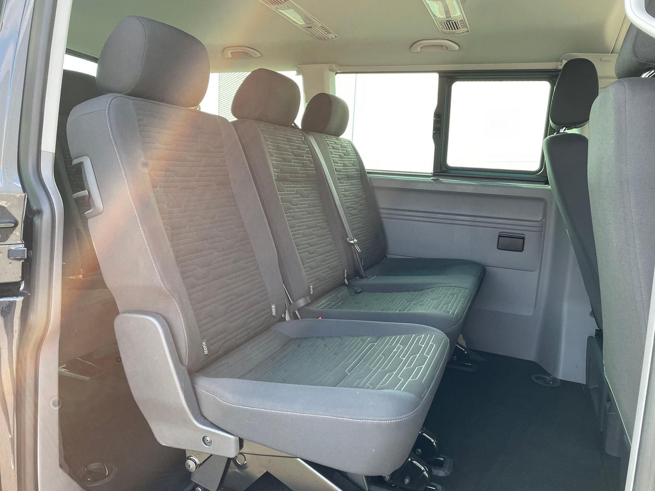 Transport de personnes neuf Volkswagen T6.1 Caravelle Comfortline NAV LED TEMP DAB PDC: photos 13