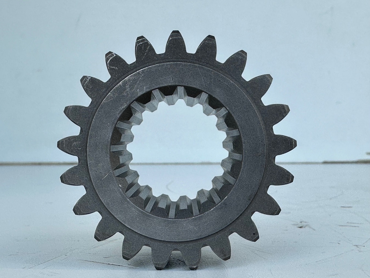 Moteur de rotation pour Pelle Liebherr Sonnenrad ID-Nr.9443067 - ID-Nr.944306703. SAT275/222 - SAT275/232 - SAT275/255. A932, A934, E932, P932, P934, R932, R934B, R934 C, R944 C T, R944 C TUN. #944306703.01#: photos 7 Moteur de rotation pour Pelle Liebherr Sonnenrad ID-Nr.9443067 - ID-Nr.944306703. SAT275/222 - SAT275/232 - SAT275/255. A932, A934, E932, P932, P934, R932, R934B, R934 C, R944 C T, R944 C TUN. #944306703.01#: photos 7