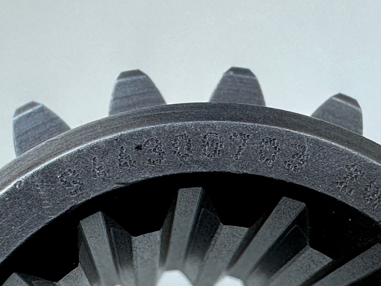 Moteur de rotation pour Pelle Liebherr Sonnenrad ID-Nr.9443067 - ID-Nr.944306703. SAT275/222 - SAT275/232 - SAT275/255. A932, A934, E932, P932, P934, R932, R934B, R934 C, R944 C T, R944 C TUN. #944306703.01#: photos 12 Moteur de rotation pour Pelle Liebherr Sonnenrad ID-Nr.9443067 - ID-Nr.944306703. SAT275/222 - SAT275/232 - SAT275/255. A932, A934, E932, P932, P934, R932, R934B, R934 C, R944 C T, R944 C TUN. #944306703.01#: photos 12