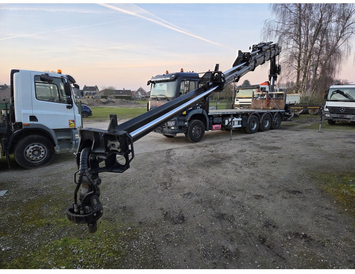 Camion plateau, Camion grue Mercedes Arocs 3240 8x4 Open Truck Crane HIAB X-HIDUO 258 E-7 7 extensions: photos 8