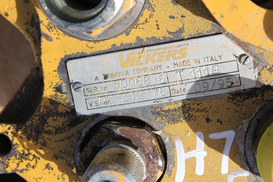 Valve hydraulique pour Engins de chantier Liebherr A 900 LIT: photos 7