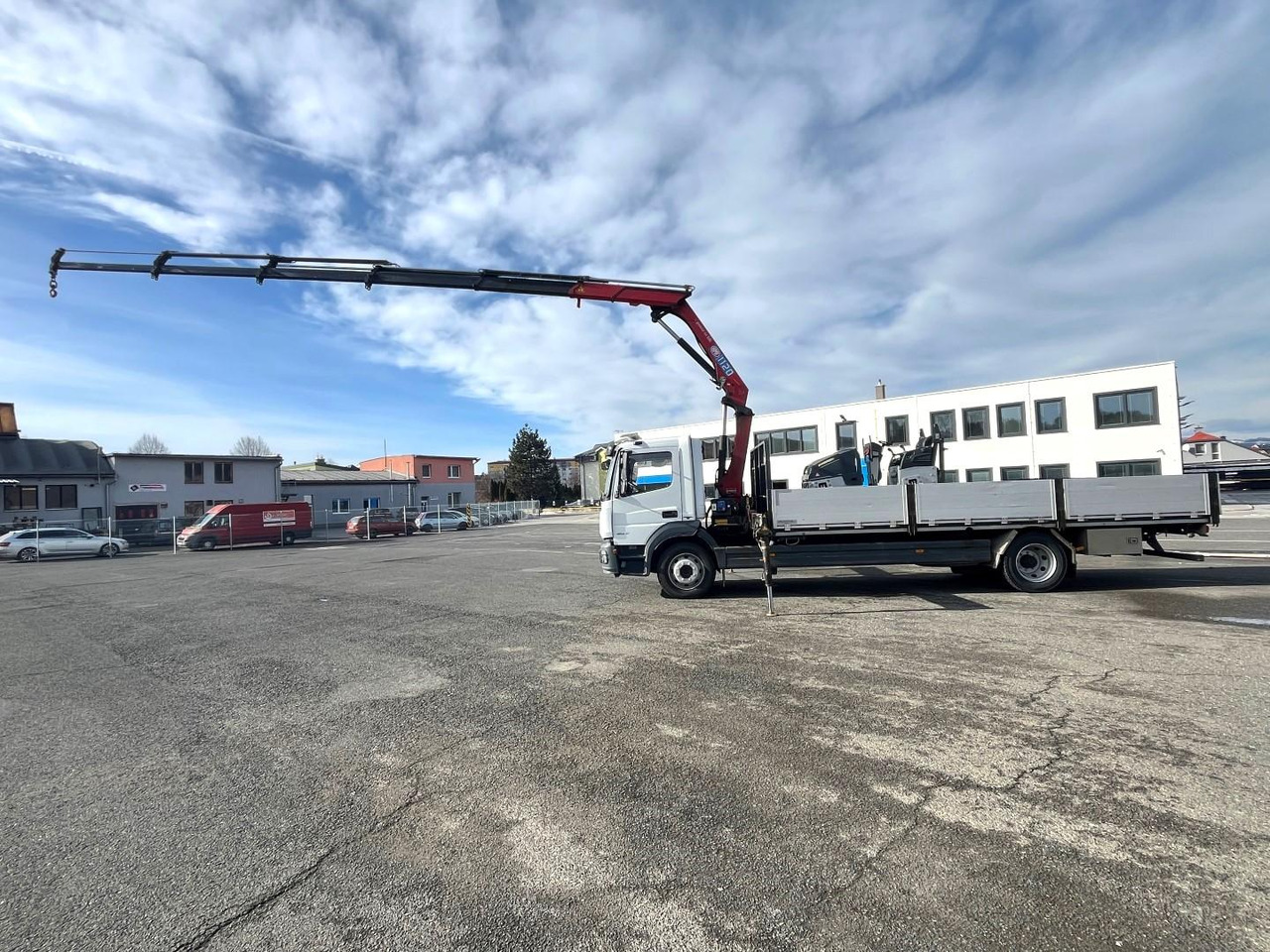 Camion plateau, Camion grue Mercedes truck ATEGO, 1527, Crane HMF 1120 - K5: photos 10 Camion plateau, Camion grue Mercedes truck ATEGO, 1527, Crane HMF 1120 - K5: photos 10