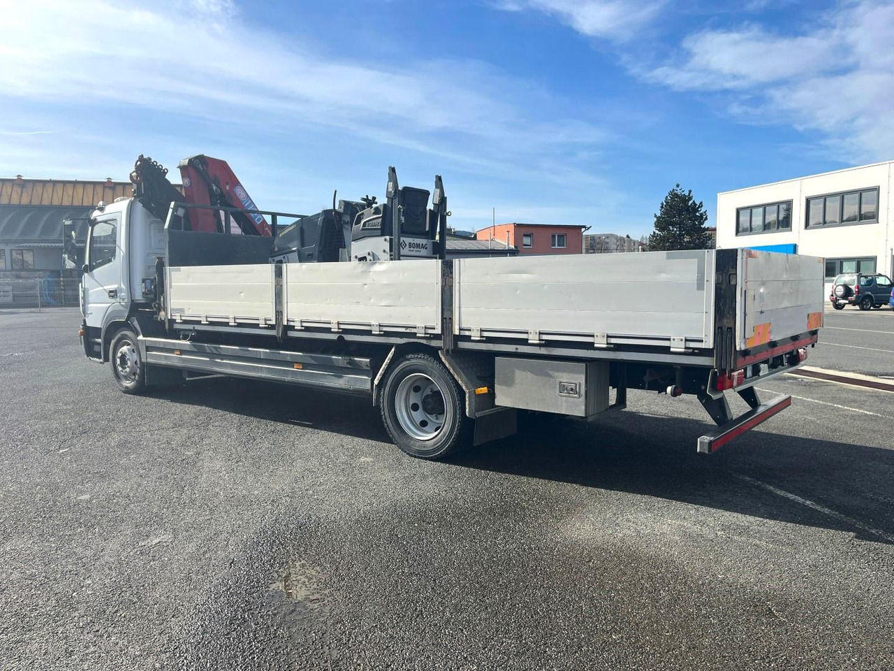 Camion plateau, Camion grue Mercedes truck ATEGO, 1527, Crane HMF 1120 - K5: photos 7 Camion plateau, Camion grue Mercedes truck ATEGO, 1527, Crane HMF 1120 - K5: photos 7