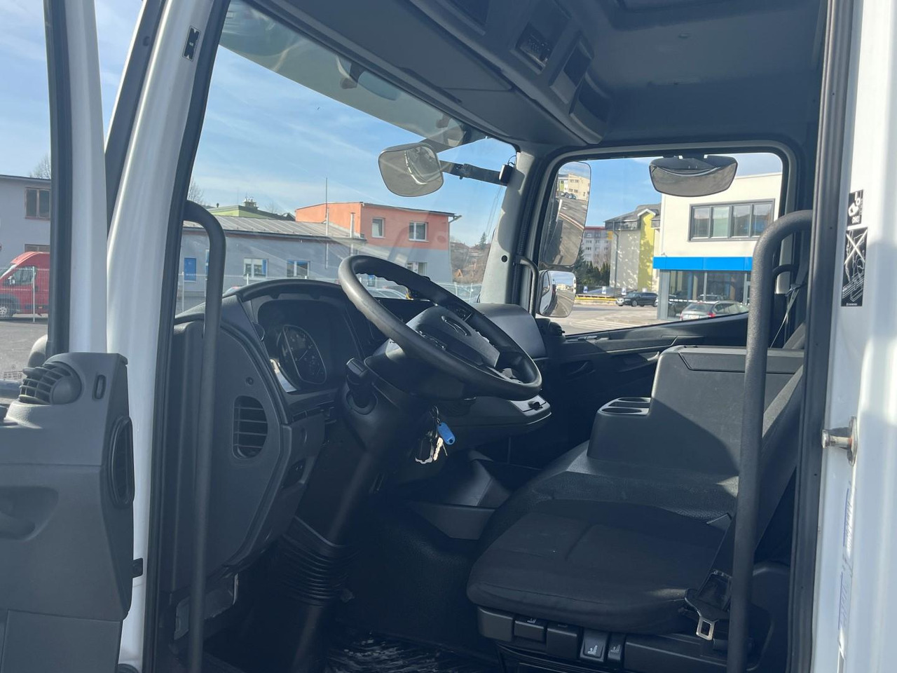 Camion plateau, Camion grue Mercedes truck ATEGO, 1527, Crane HMF 1120 - K5: photos 17 Camion plateau, Camion grue Mercedes truck ATEGO, 1527, Crane HMF 1120 - K5: photos 17