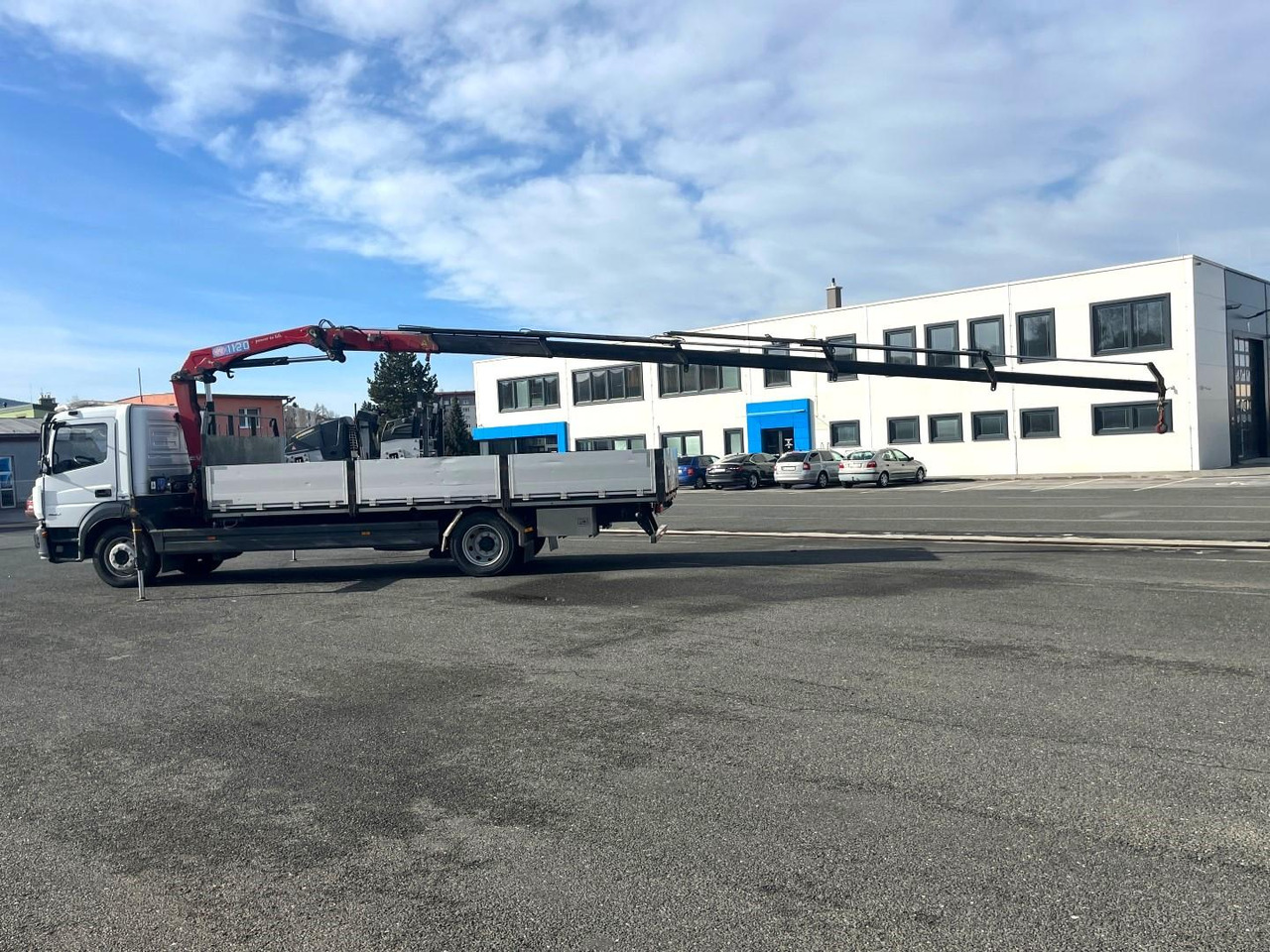 Camion plateau, Camion grue Mercedes truck ATEGO, 1527, Crane HMF 1120 - K5: photos 13 Camion plateau, Camion grue Mercedes truck ATEGO, 1527, Crane HMF 1120 - K5: photos 13