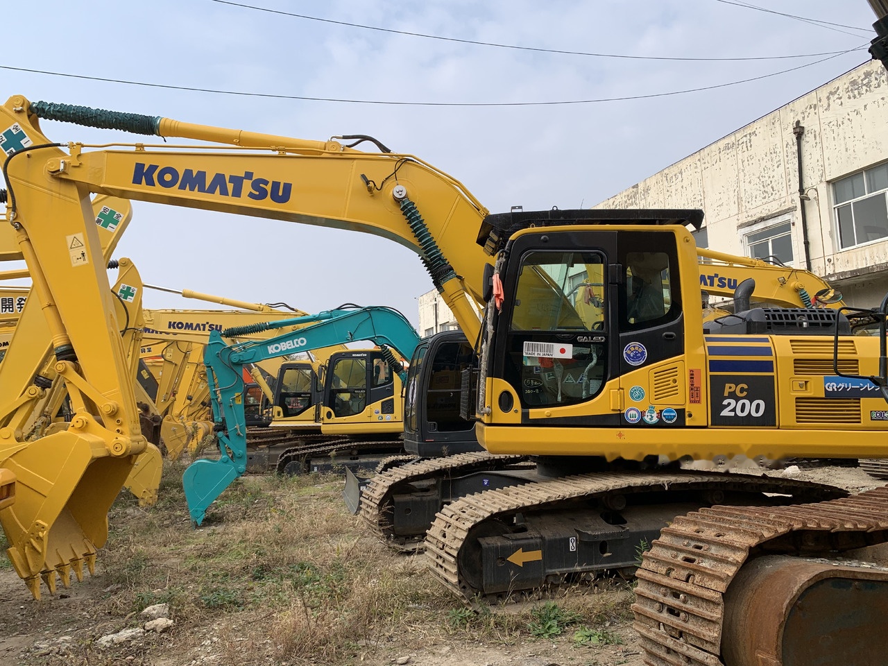 Pelle sur chenille komatsu PC200-8N1: photos 6