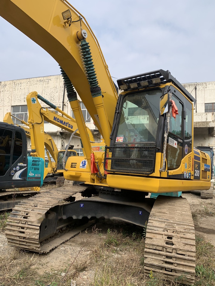 Pelle sur chenille komatsu PC200-8N1: photos 9