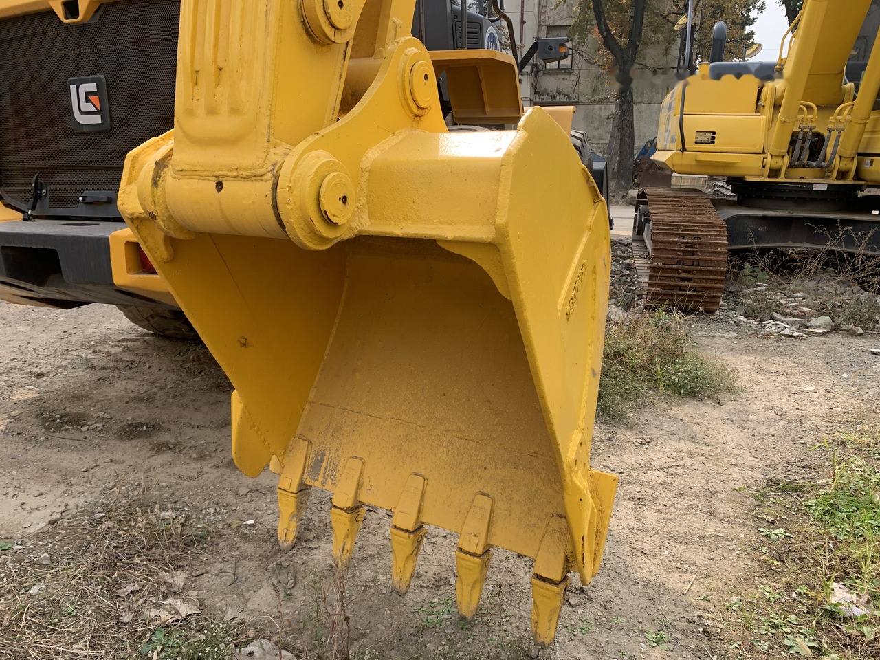 Pelle sur chenille komatsu PC200-8N1: photos 12