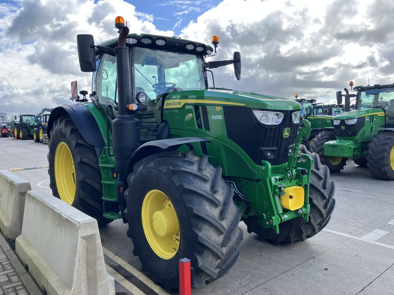 Tracteur agricole John Deere 6R 215: photos 6